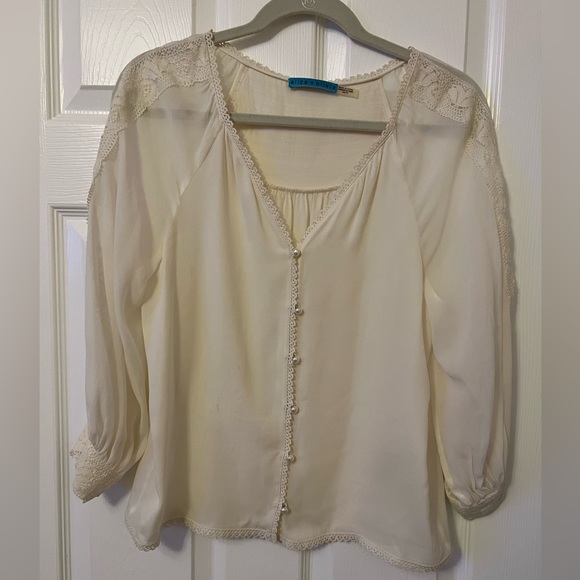 Alice + Olivia blouse. - Picture 1 of 7